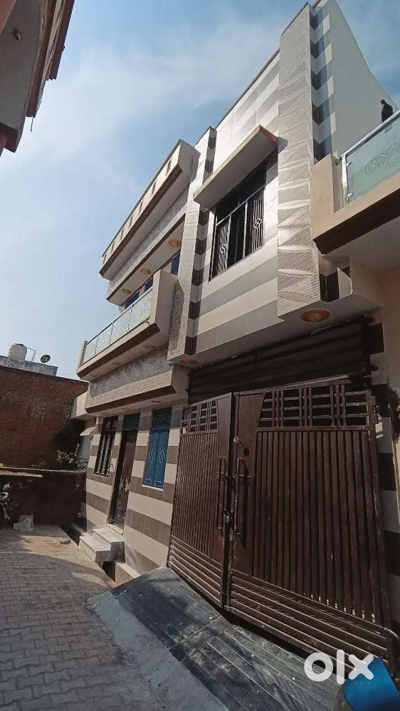 100 gaj new house 5 room