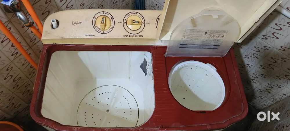 Good condition washing machine and brand new water cooler for sale