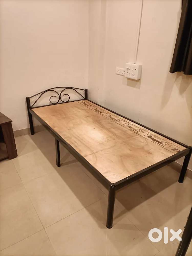Brand new metal single bed, with plywood,100% powder coated,heavy duty