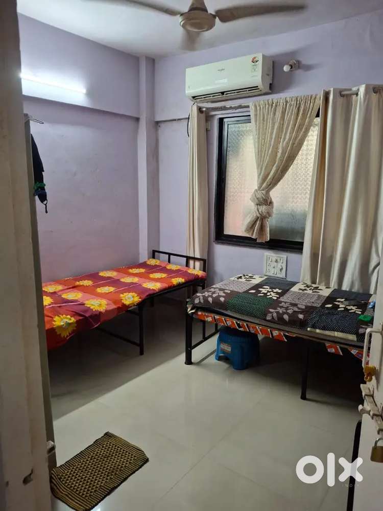 A Female roommate required