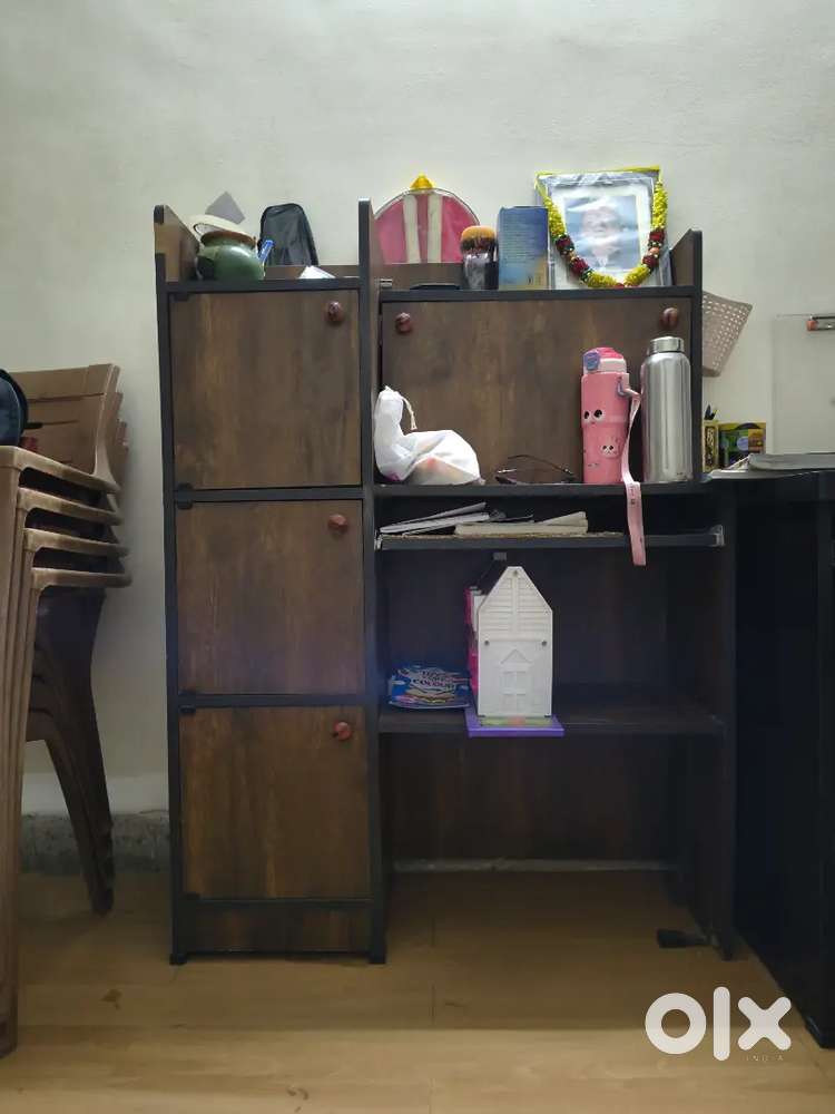 Wooden computer table