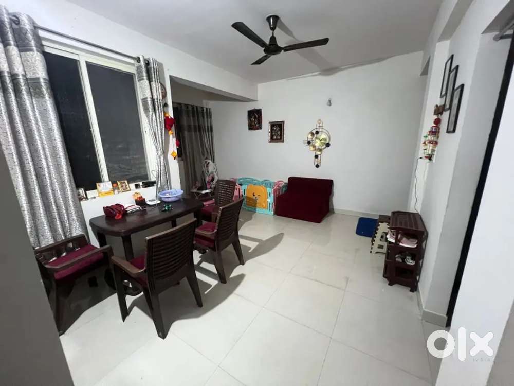 2bhk flat for sale near by maggson,vishal mega mart