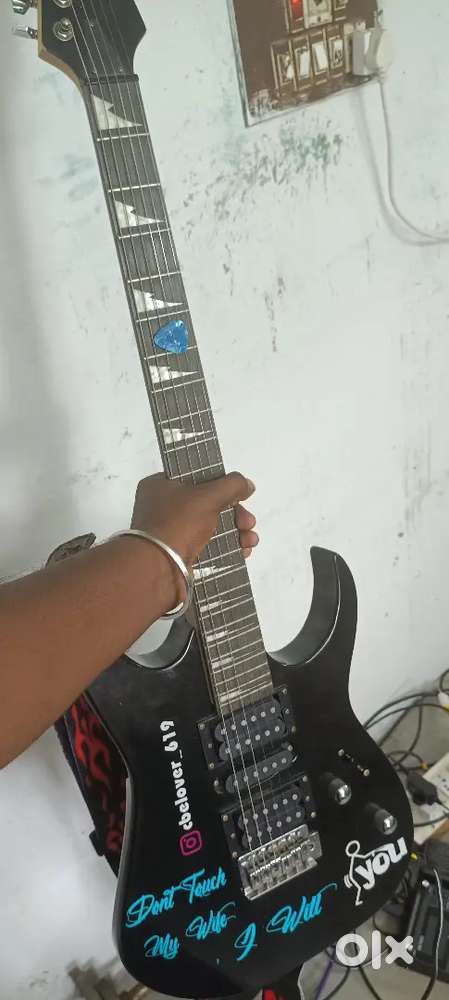 I WANT TO SELL MY SWAN ELECTRIC GUITAR