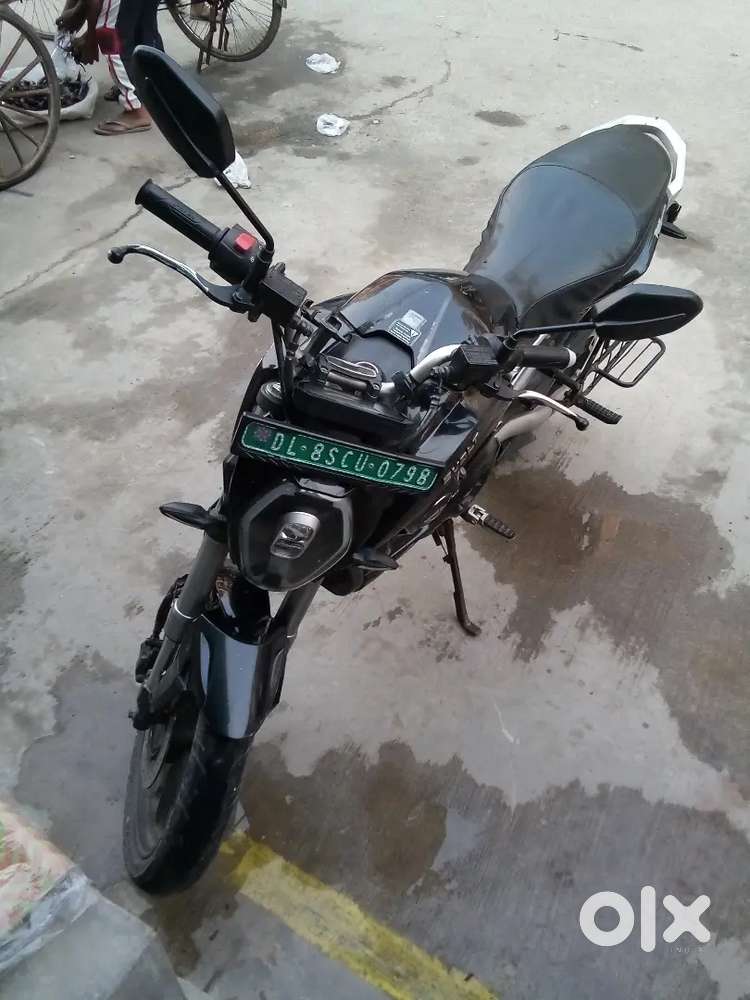 Revolt Rv 400 bike