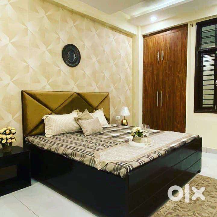1BHK+TERRACE AT BEST PRICE RIGHT BEHIND STELLAR JEEVAN,SEC 1,NOIDA EXT