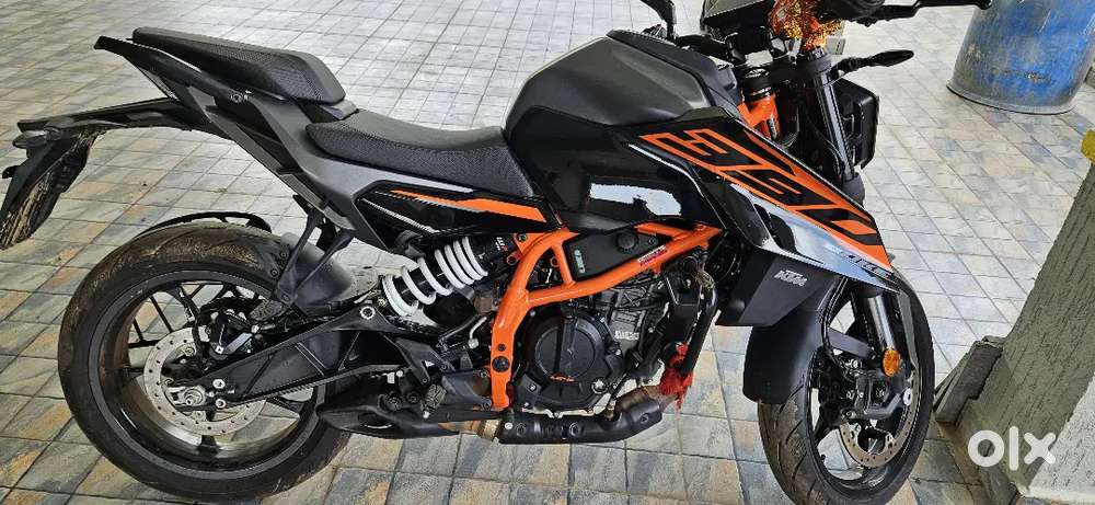 KTM DUKE 390 GUN METAL COLOUR