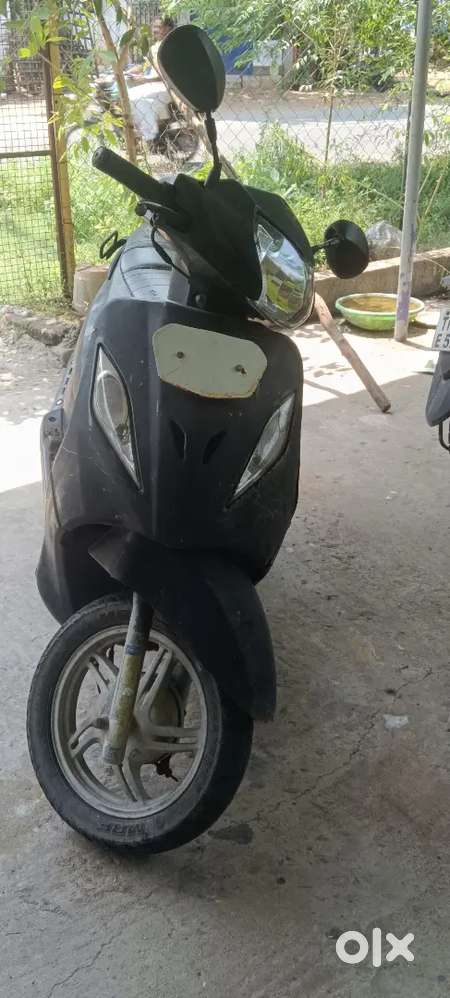 Ladies handed vehicle