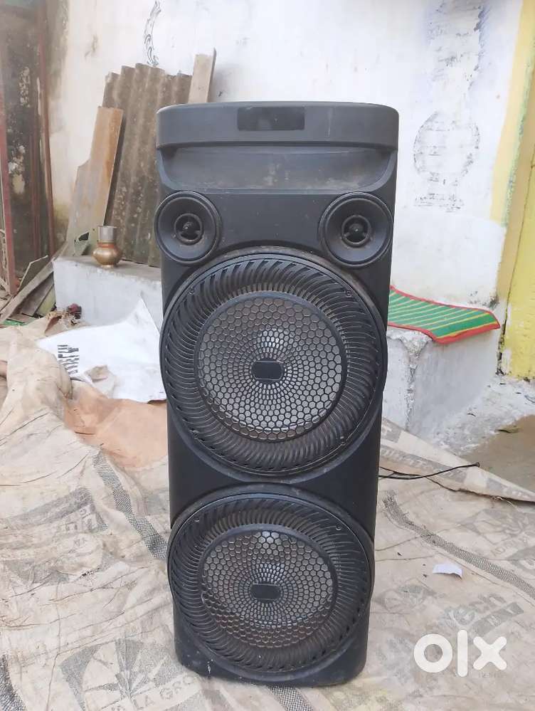 Dj  home theatre new lena hai isliye bech raha hu jisko Lena hai  aaye