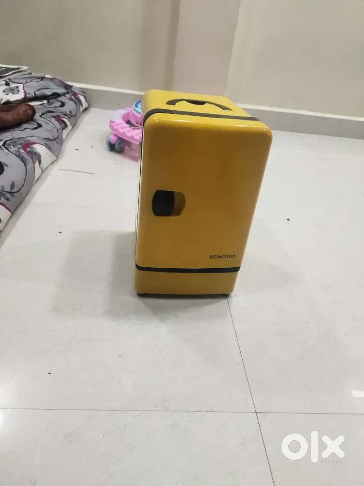 Mini fridge for 4 wheelers vehicle