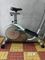 Aerofit cross trainer 2 in one walking and cycling in good condition,