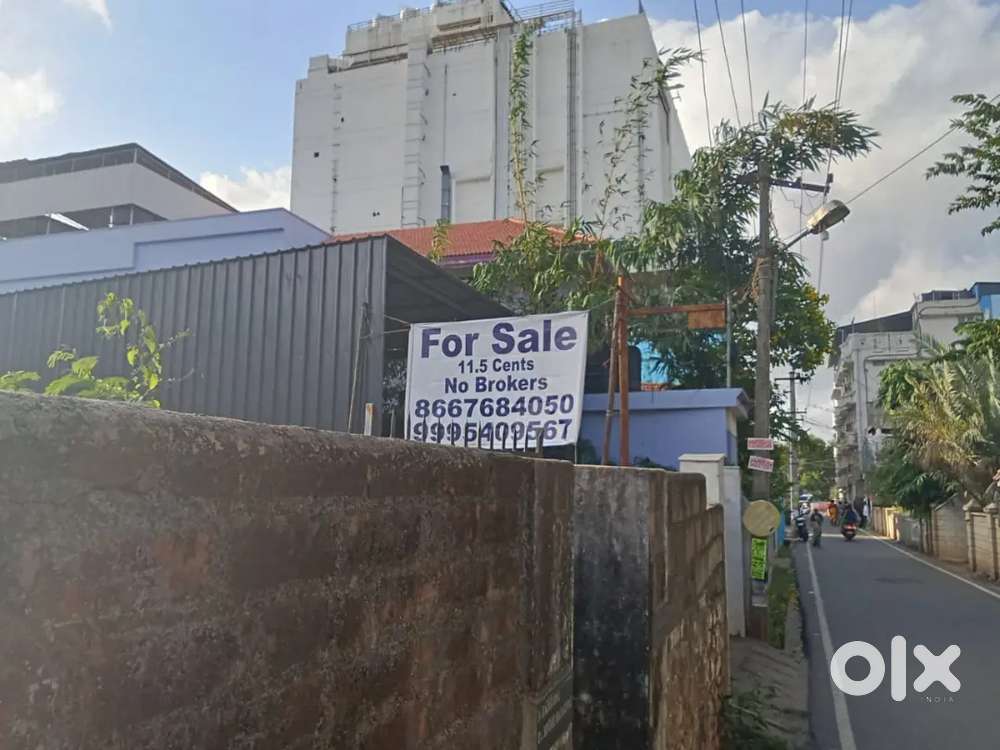 11.5 சென்ட்,கலெக்டர் அலுவலகத்திற்கு அருகில்,பொதிஸ் ஜவுளிக்குப்பின்னால்