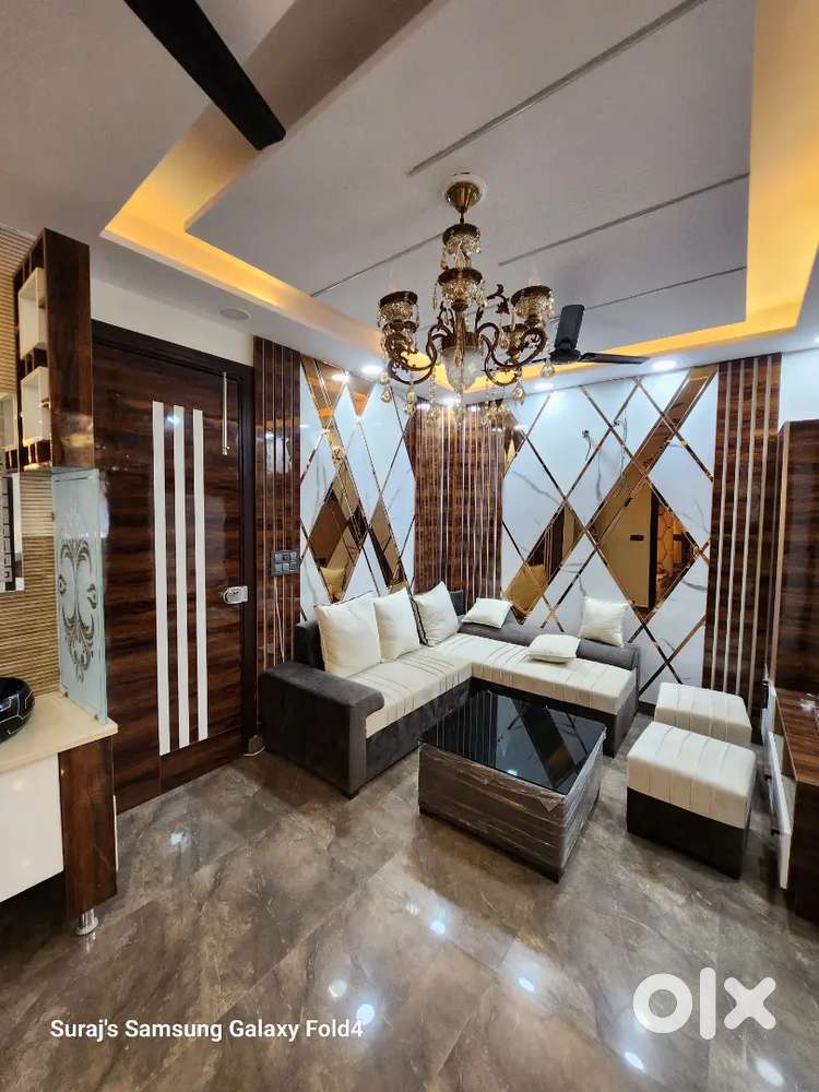 100 Sq Yards 3BHK Fully furnished flat with Lift and Car parking