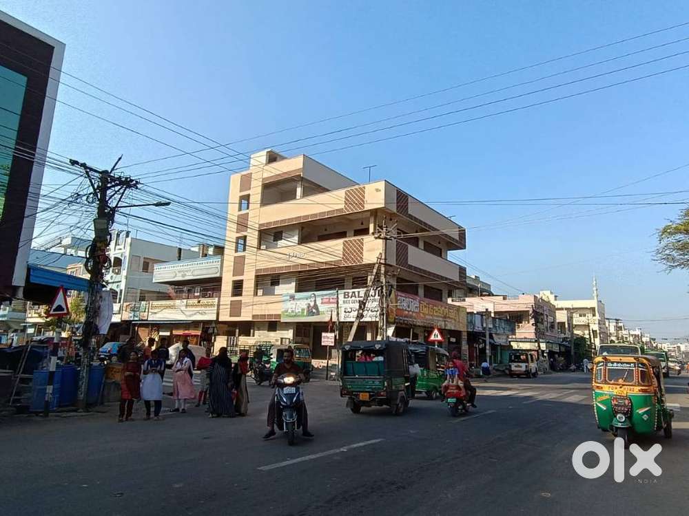 Commecial buliding for LEASE--North-East bit