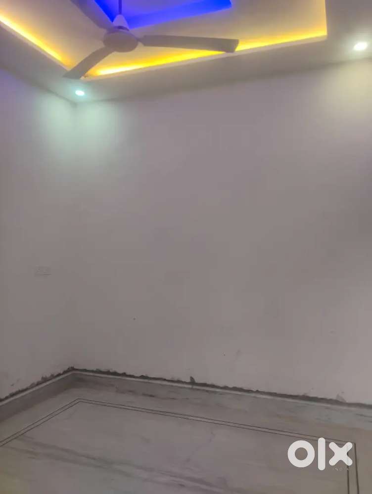 Single room for girls only