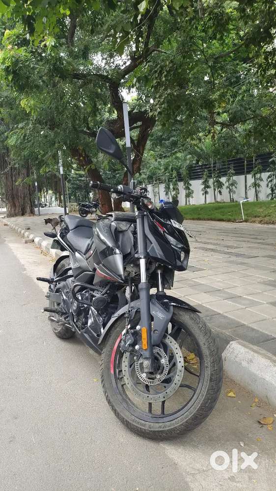 Good condition vehicle seal tyres price negotiable