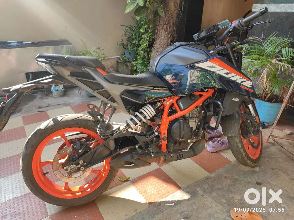 New gen 3 KTM DUKE 390 very less used