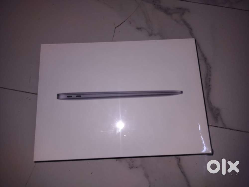 Mac book air 2020 model 13-inch brand new seal pack