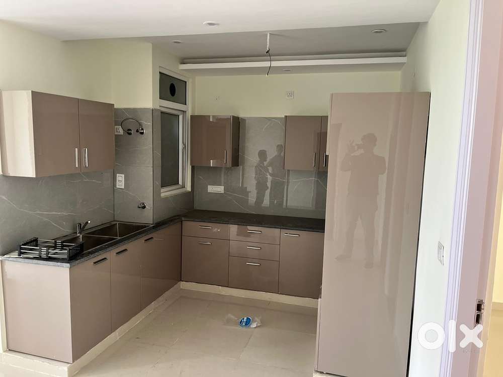 Available 3Bhk Fully Furnished Independent flat with lift