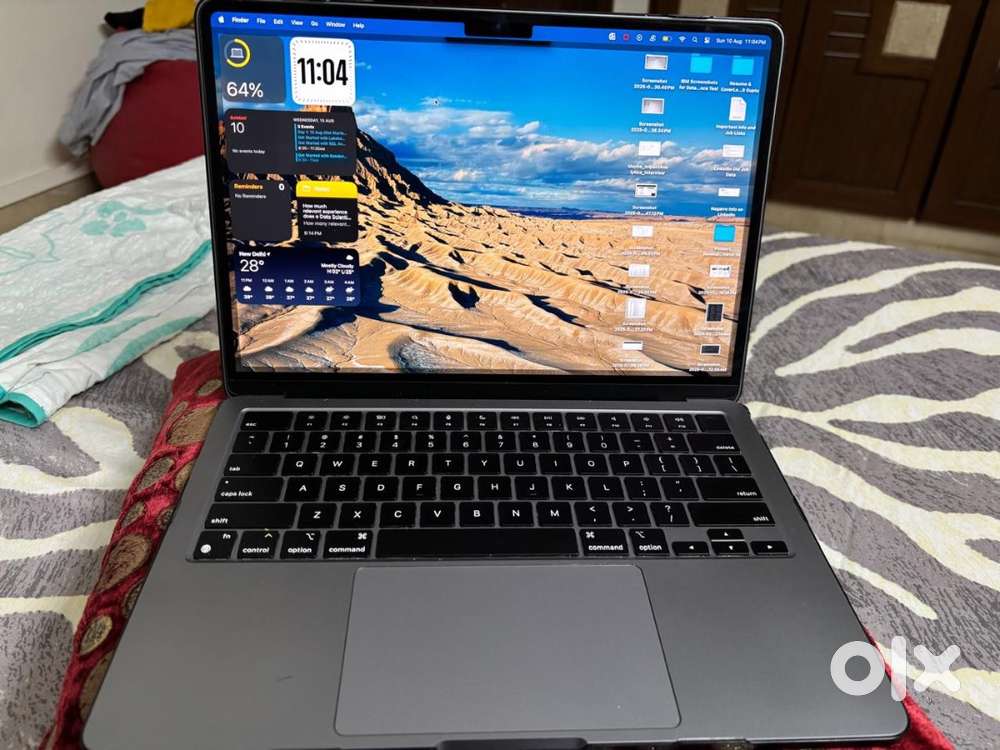 MacBook Air M2 256GB for Sale in New like condition !!
