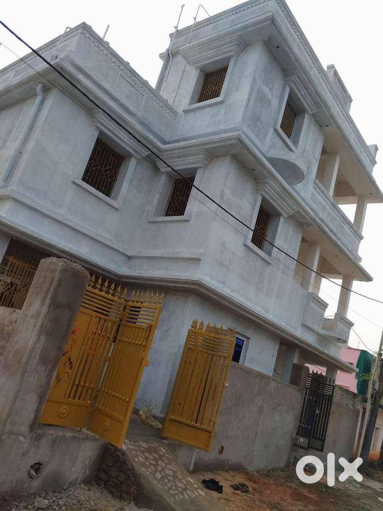 Single room with attach bath & Kitchen(only for small family)