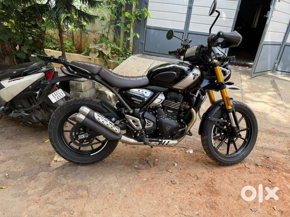 triumph scrambler 400x used loke new