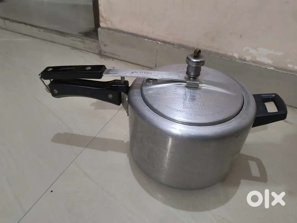 United Pressure Cooker 4 liter for sale