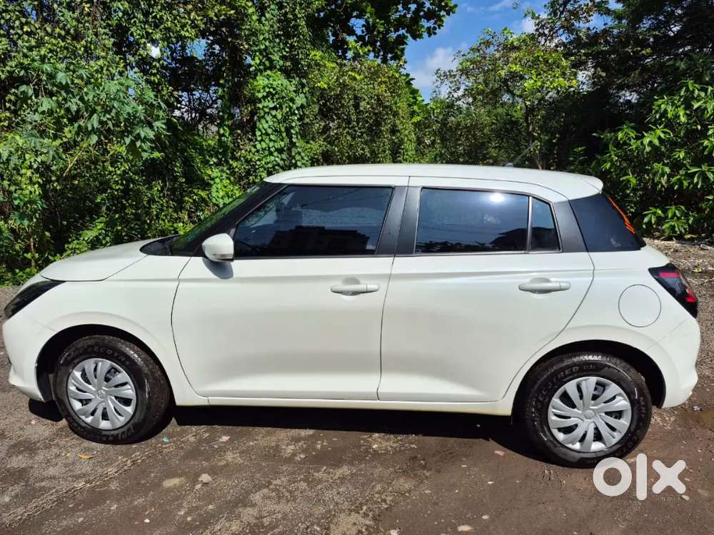Maruti Suzuki Swift 2024 CNG & petrol 10000 Km Driven