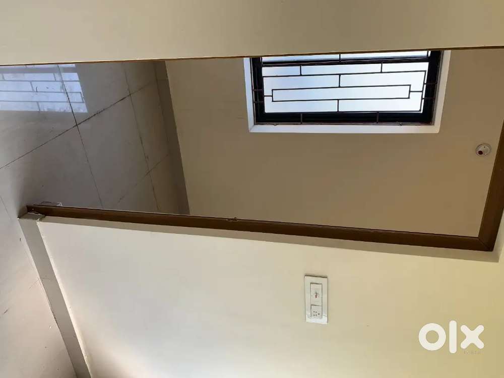 FAMILY, BACHELOR, COUPLE ROOM AVAILABLE (BROKER CHARGES APPLY)