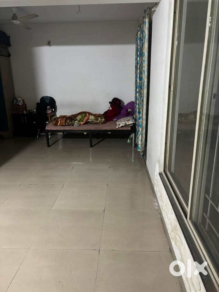 Need female flatmate on urgent basis