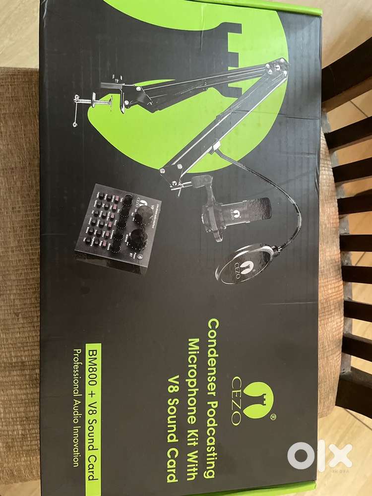 Condenser podcasting Microphone kit with V8 sound card