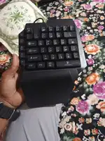 Single handed keyboard