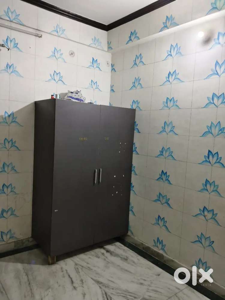 Independent Two room set gomti nagar semi furnished