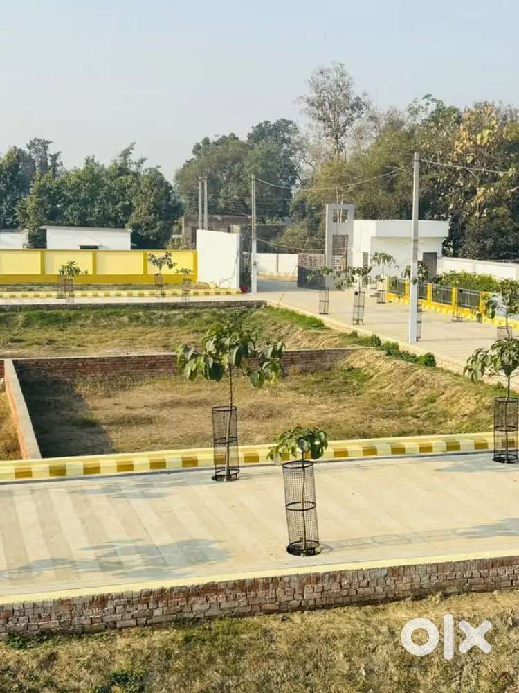 Plot in lucknow kanpur raod banthra Market me