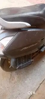 A silver colur Activa