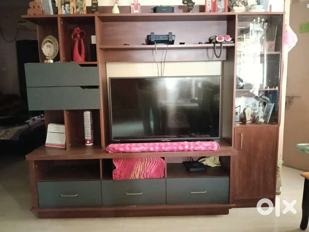 Tv wall unit