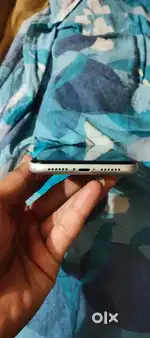 Iphone xr 64 gb .. battery 74 %
