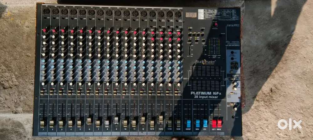 Studiomaster PLATINUM 16Fx 28 Input Mixer