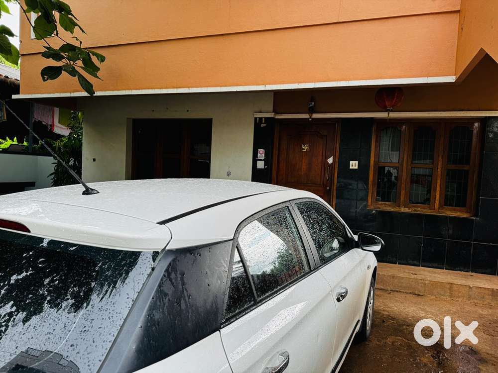 3 BHK HOUSE with Parking available