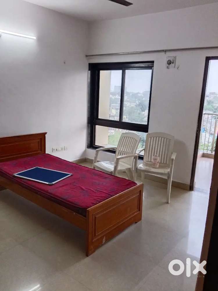 Single Rooms Available For Working Females