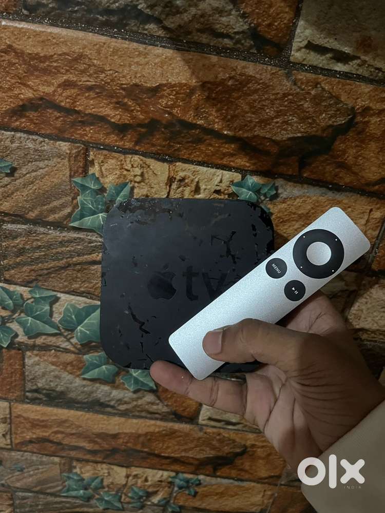 apple tv 3 gen with remote and power cable