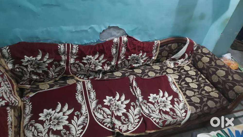 Bed,Couch and Almirah