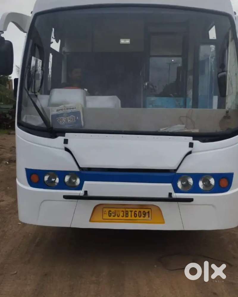 Very good condition 32 siter ac bus