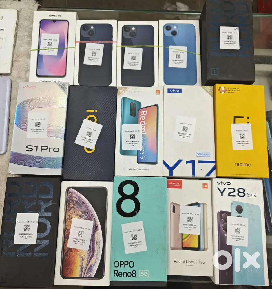 iPhone & 5G & 4G Mix Lot Available in Wholesale Price