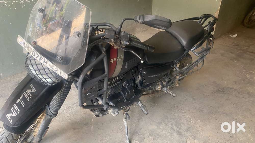 Very less used Yezdi adventure  in mint condition