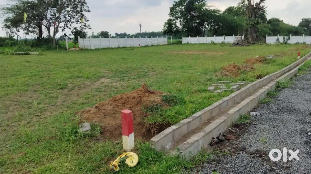 100 Square yards 6,50,000 /- only