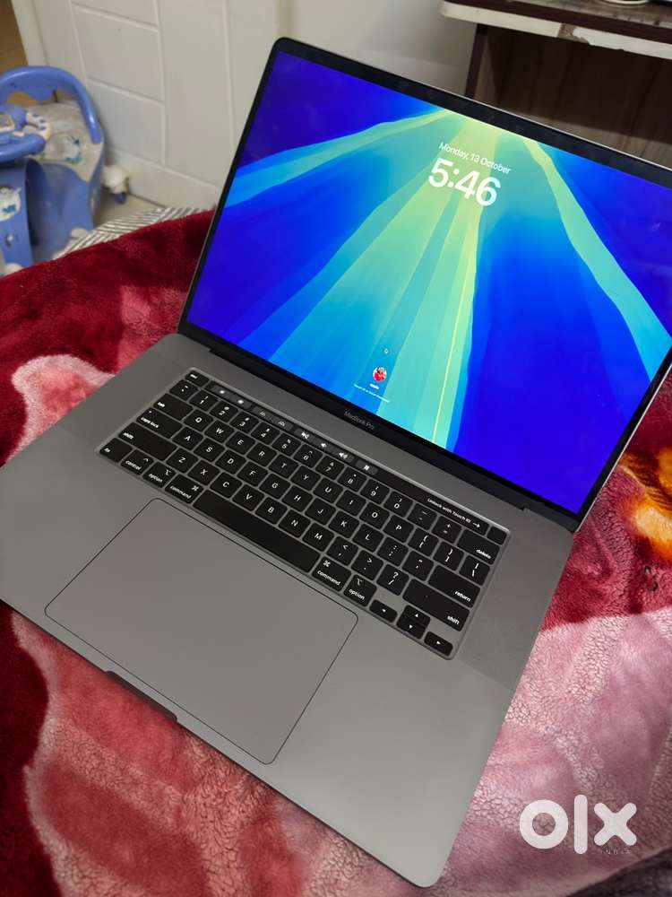 Apple Macbook pro Core i9  32Gb Ram 500gb ssd ddr4 Brend new condision