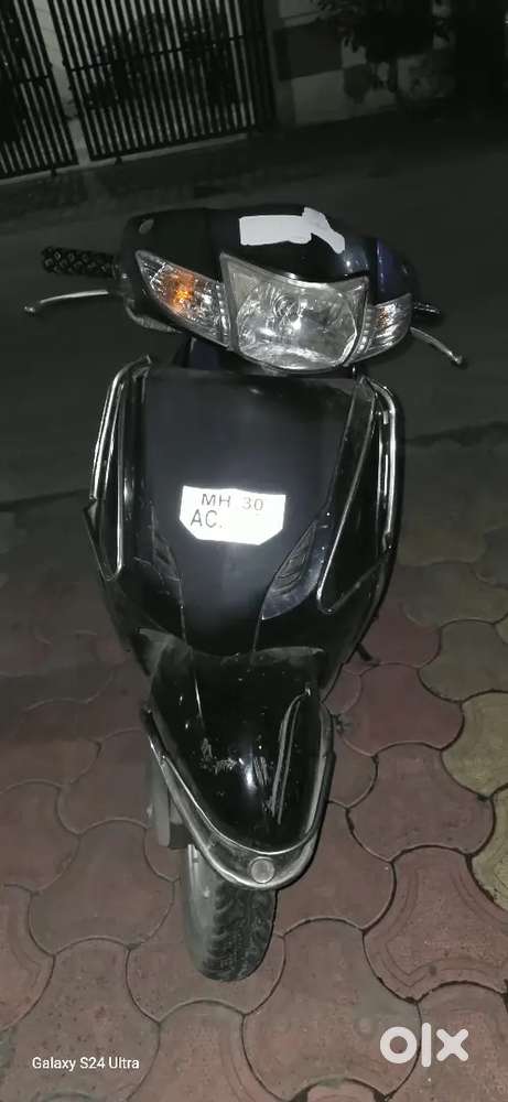 Honda Activa black color.one hand use.single owner.good condition