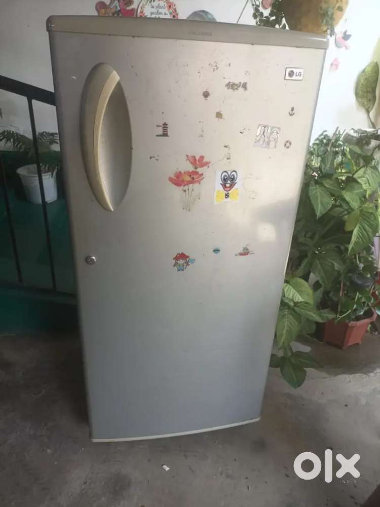 LG FRIDGE. GOOD WORKING CONDITION.
