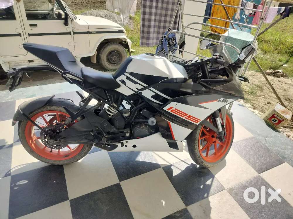 Saaf bike hai koi scratch nahi hai