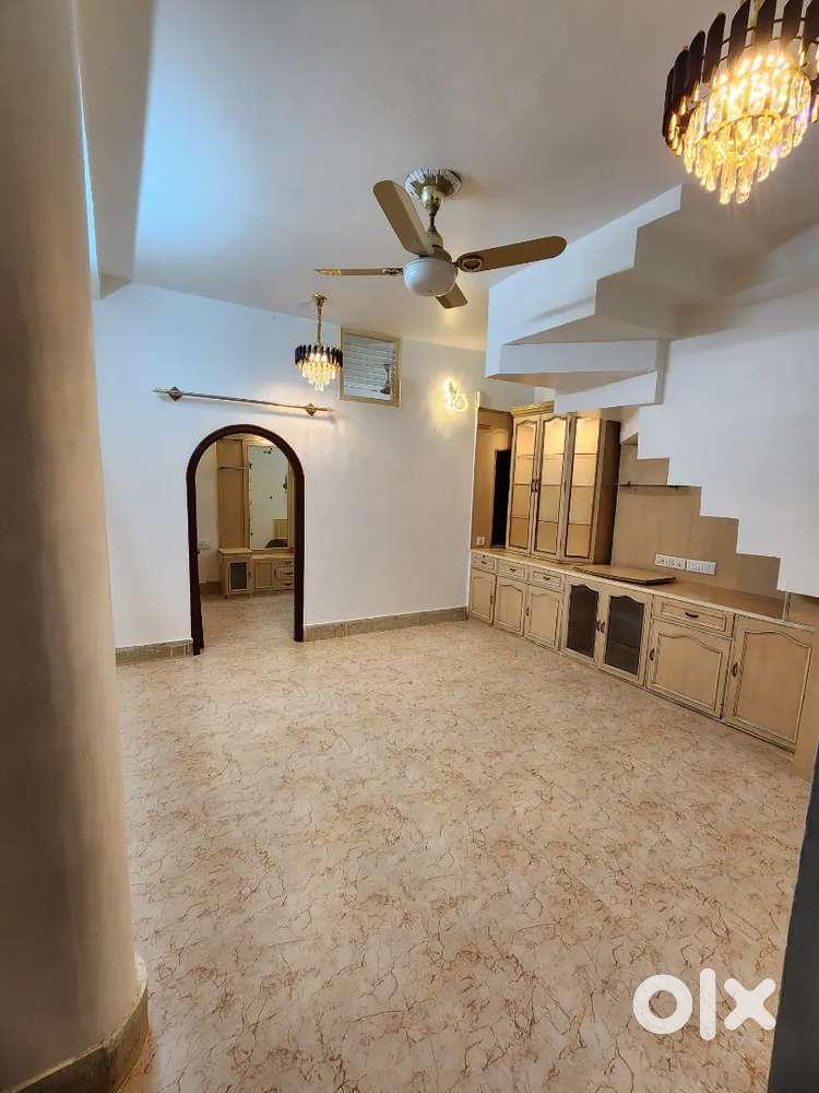 2bhk Ground floor open car parking 16k rent near metro station